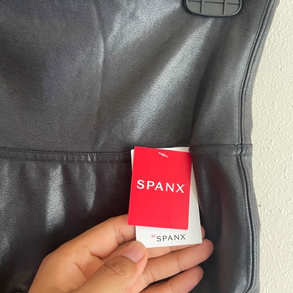 SPANXshape Faux Leather Leggings - Picture 5 of 10